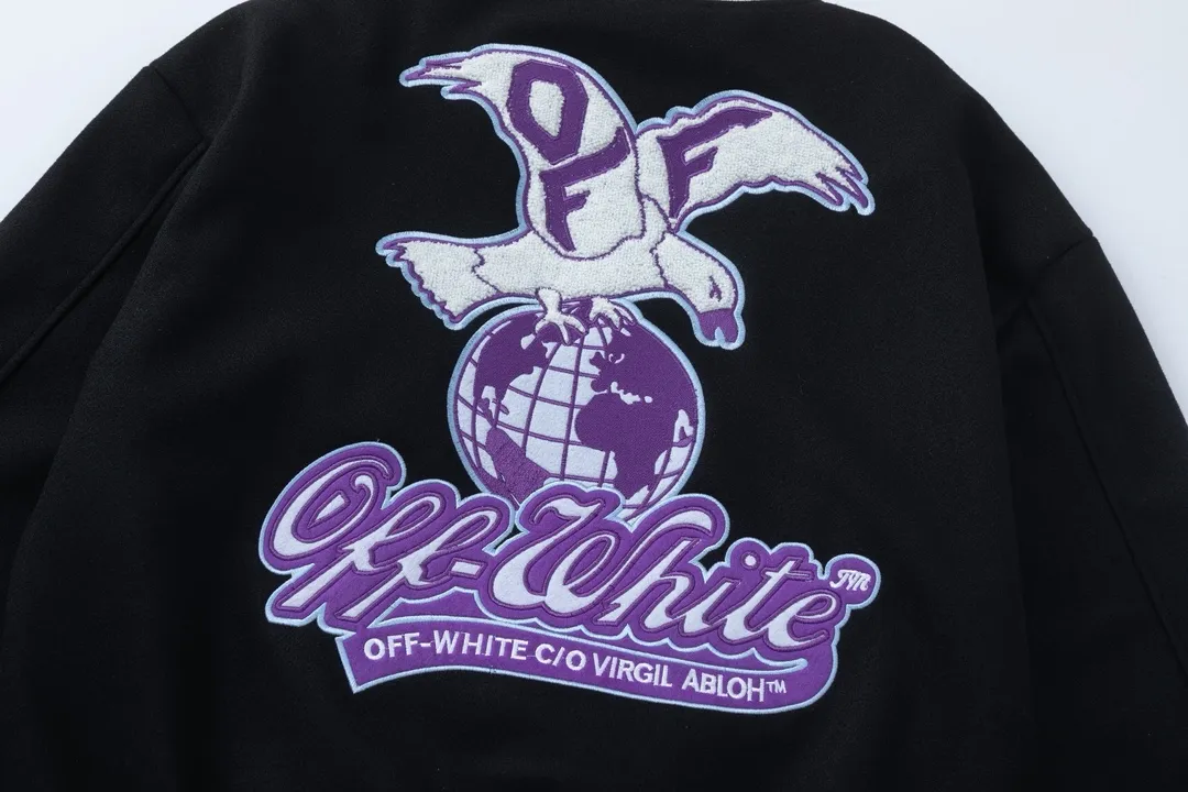 S68#P660, offwhite heavy-duty embroidered baseball jacket. The body is made of woolen fabric. Couple's jacket. Black size: S M L XL